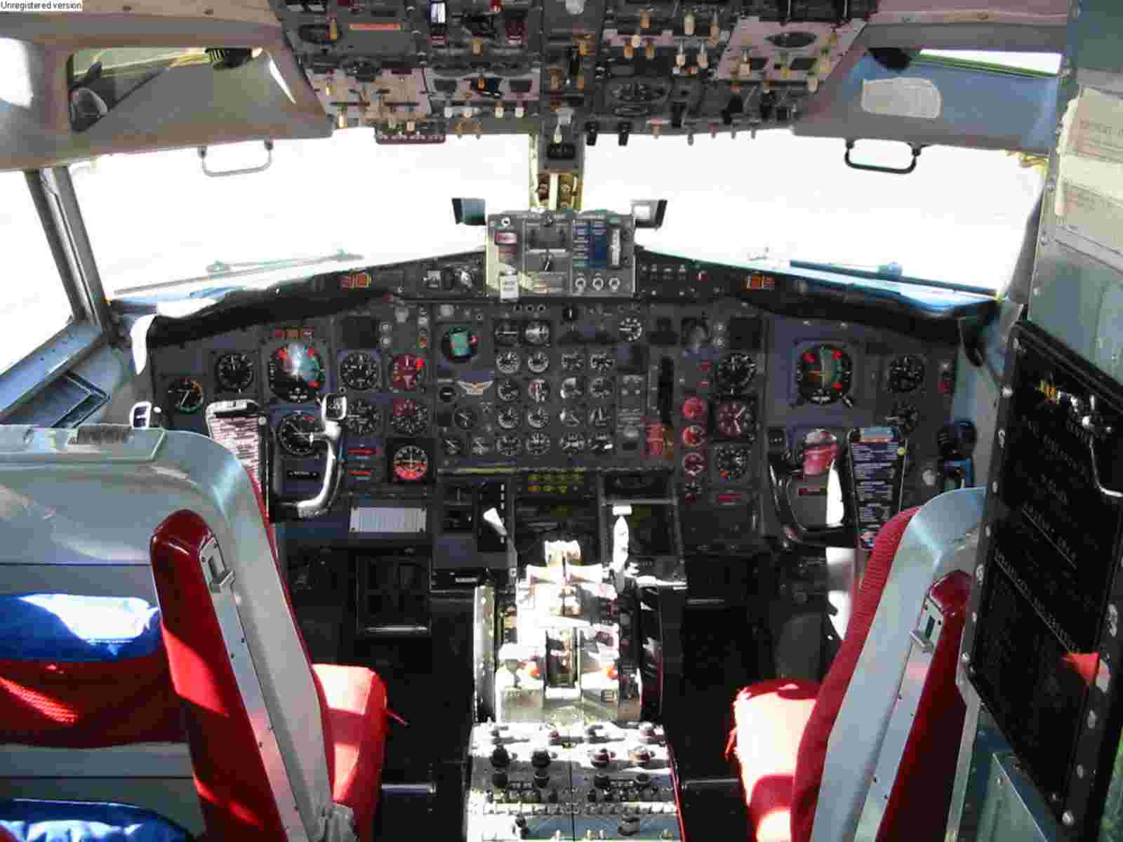737 Cockpit